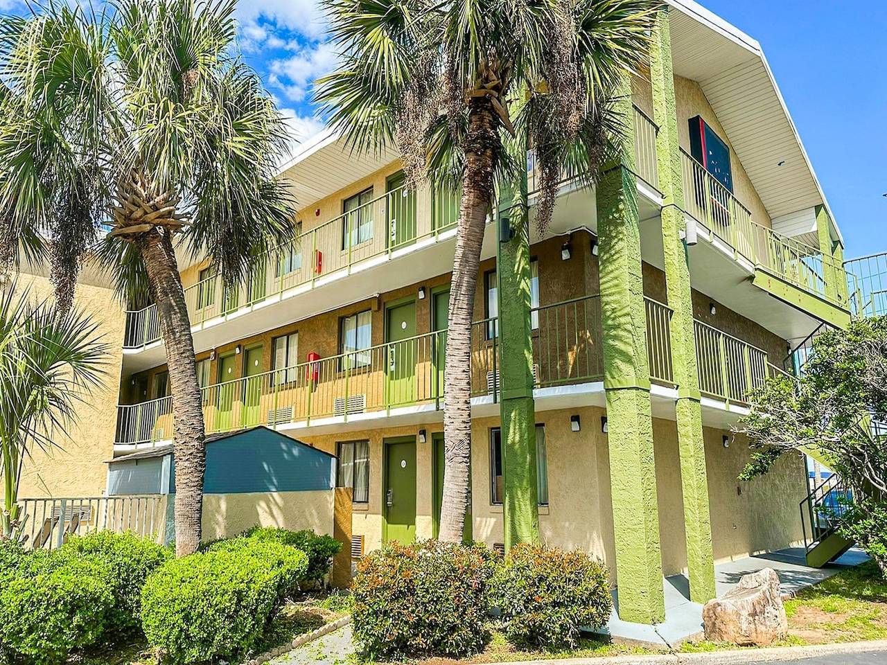 Entire apartment, King Bed | Nsmk in Mobile (AL), Mobile Bay