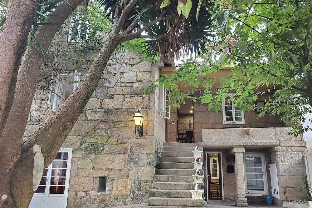 An Intimate Oasis Of Tranquility in Vigo, Rías Baixas
