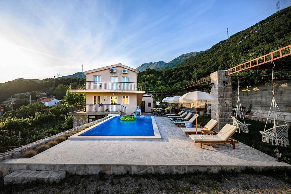 Charming Vineyard Villa in Opština Budva