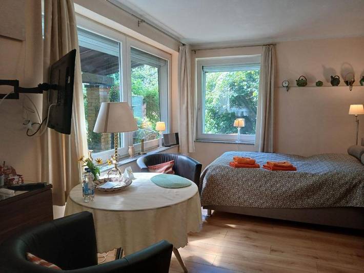 Ferienhaus für 2 Personen, mit Terrasse und Garten sowie Ausblick in Babelsberg