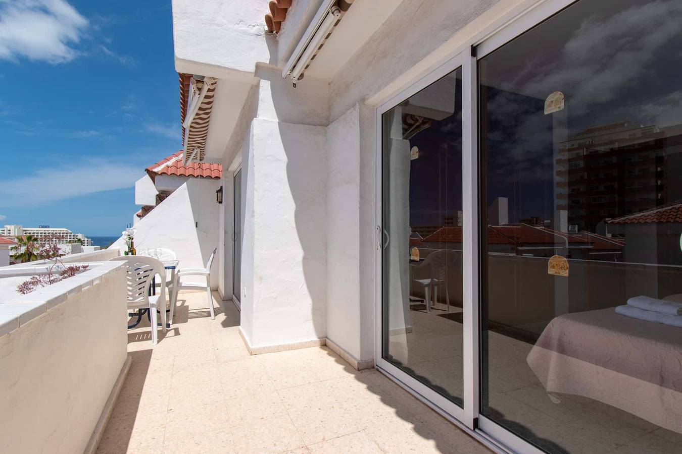 Entire apartment, Las Floritas 20 - Two Bed in Playa de las Américas, Arona