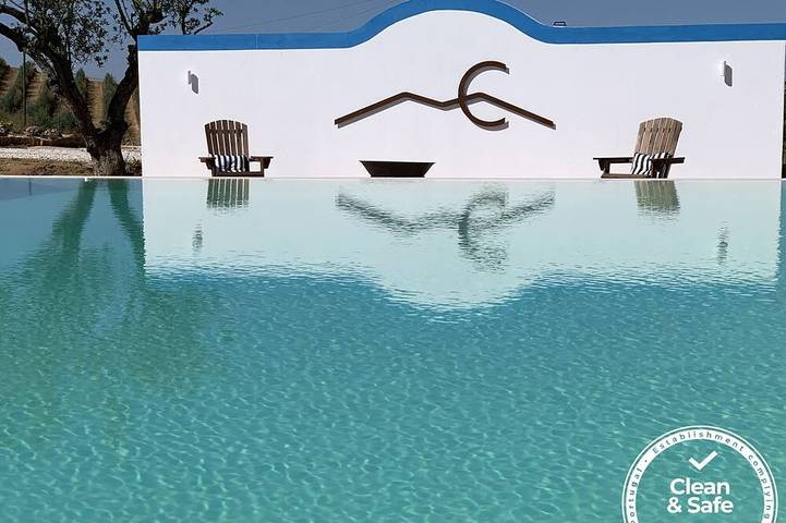 Casa de campo para 8 pessoas, com terraço e jardim, com animais de estimação em Serpa