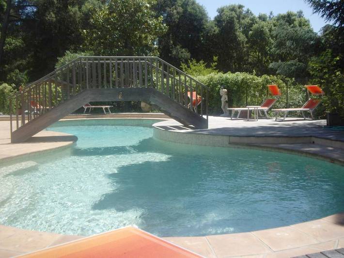 Hôtel pour 2 personnes, avec jardin ainsi que piscine et terrasse dans Cabasson - 3