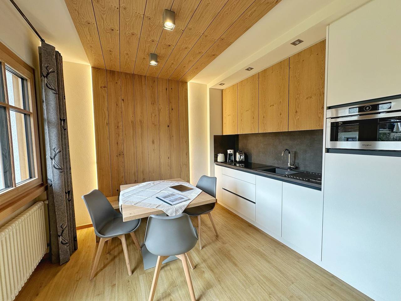 Ganze Wohnung, Ferienwohnung Chalet Monteneve Verde mit Bergblick, Balkon und Wlan in Teola, Livigno