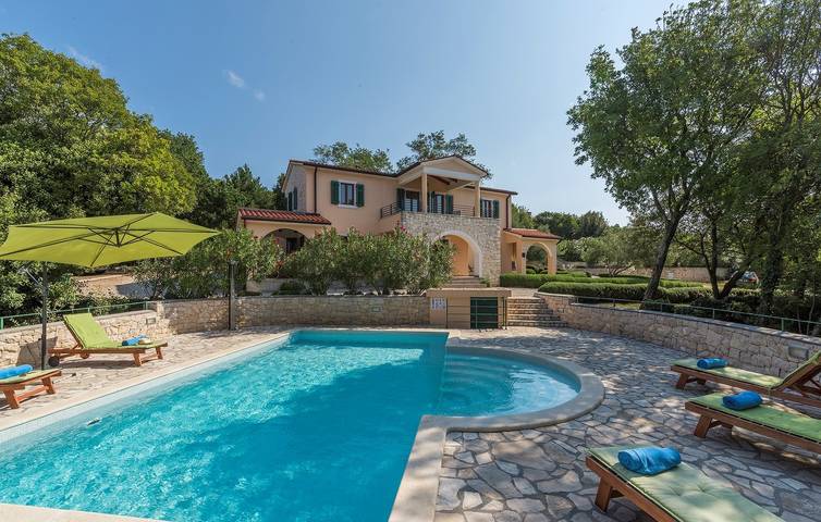 Villa per 10 persone, con Balcone/Terrazza e Piscina in 