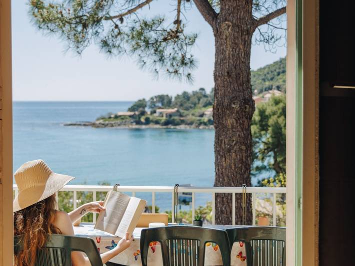 Appartement de vacances pour 4 personnes, avec jardin ainsi que terrasse et bassin pour enfant
