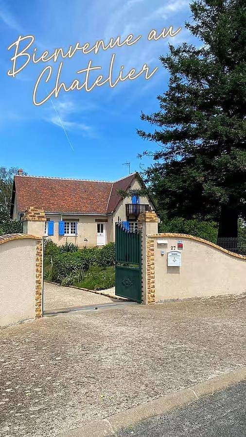 Location de vacances pour 8 personnes, avec vue et jardin, animaux acceptés à Saint-Benoît-la-Forêt