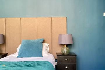 Holiday Home for 16 People in Beaumaris, Isle of Anglesey, Photo 4