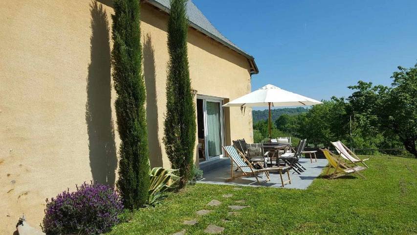 Location de vacances pour 6 personnes, avec Terrasse ainsi que Jardin et Vue à Lucq-de-Béarn
