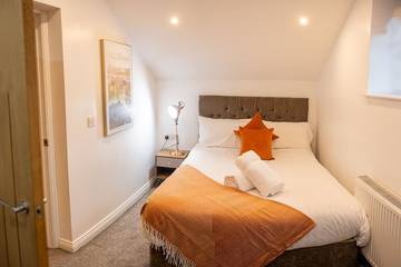 Apartment for 6 People in Huddersfield, West Yorkshire, Photo 1