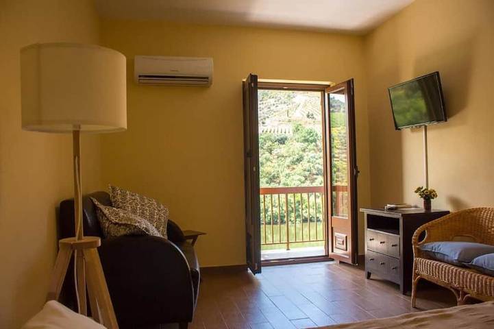 Ganze Wohnung, Apartment mit Gemeinschaftspool und fantastischem Panoramablick auf den Fluss Douro in Castanheiro do Norte e Ribalonga, Alto Douro Vinhateiro