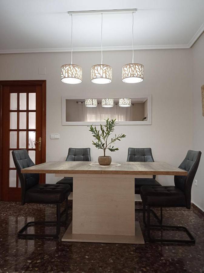 Apartamento para 5 personas, con Balcón además de Terraza y Vistas en Cella