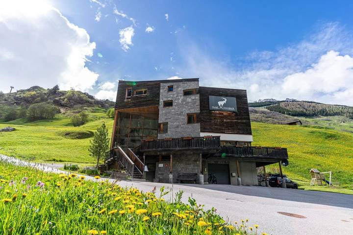 Hotel für 4 Personen, mit Terrasse und Whirlpool sowie Sauna und Ausblick in Vals - 3