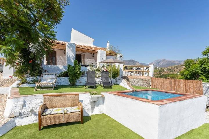 Chalet para 4 personas, con piscina además de jardín y vistas al lago en Axarquía - 2