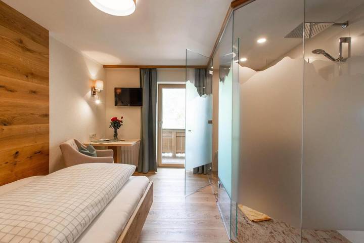 Gîte pour 2 personnes, avec sauna et balcon, adapté aux familles à Pertisau - 4