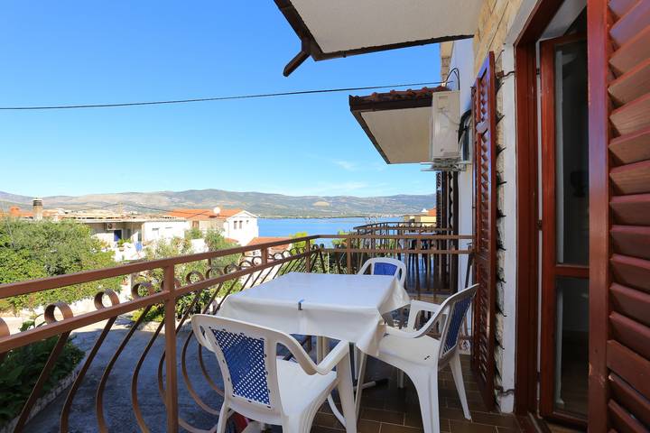 Smještaj za odmor za 6 osoba, s Balkon/terasa u Arbanija (Dalmacija)