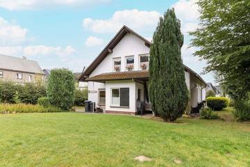 Ferienhaus für 23 Personen, mit Balkon und Garten in Winterberg