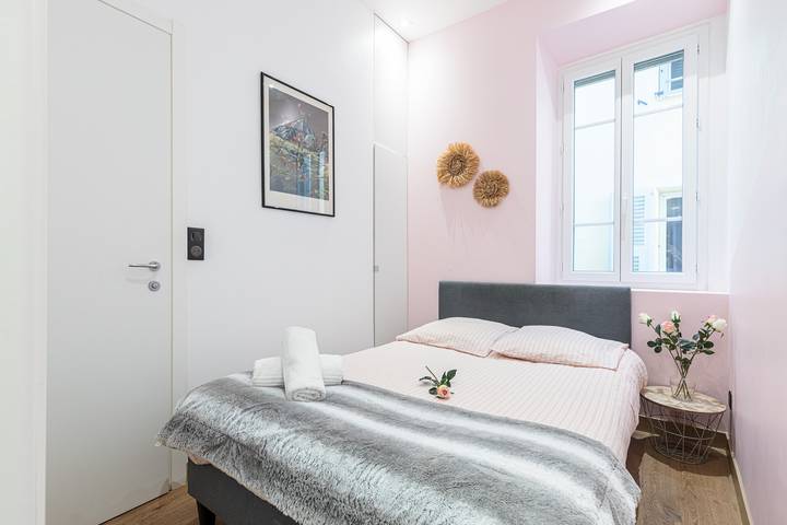 Appartement entier, Neuve 1 - Gauche in Nice, Côte méditerranéenne (France)