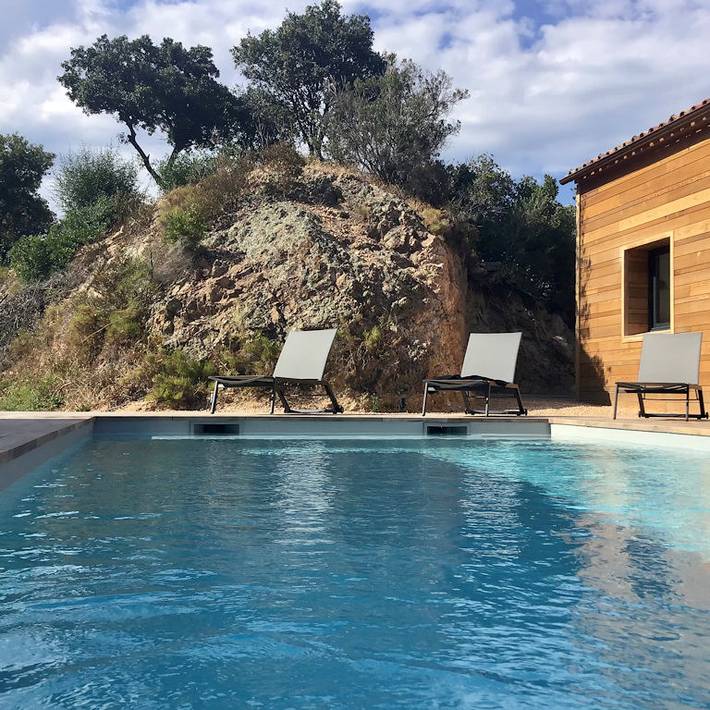 Gîte pour 6 personnes, avec terrasse et piscine, animaux acceptés
