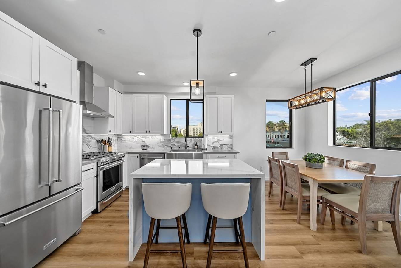 Rooftop Home With Ocean View Private Parking in Oceanside, San Diego County