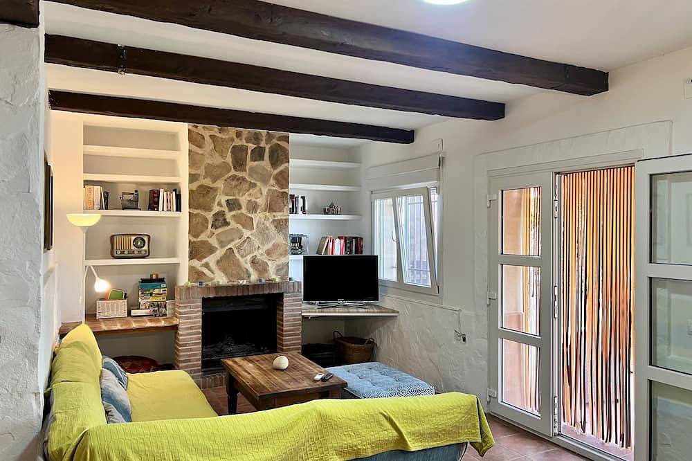 Chicflat Rural Bañuelos (Outdoors and swimming pool) in Miguelturra, Ciudad Real Province