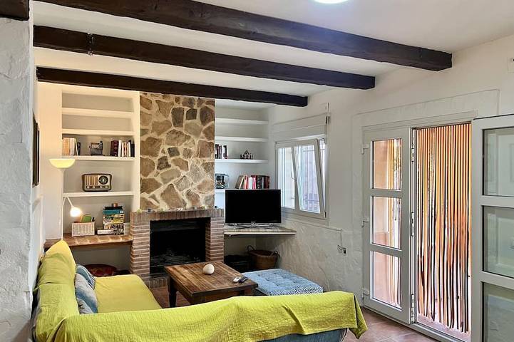 Holiday home for 9 people, with garden and balcony as well as pool - 1