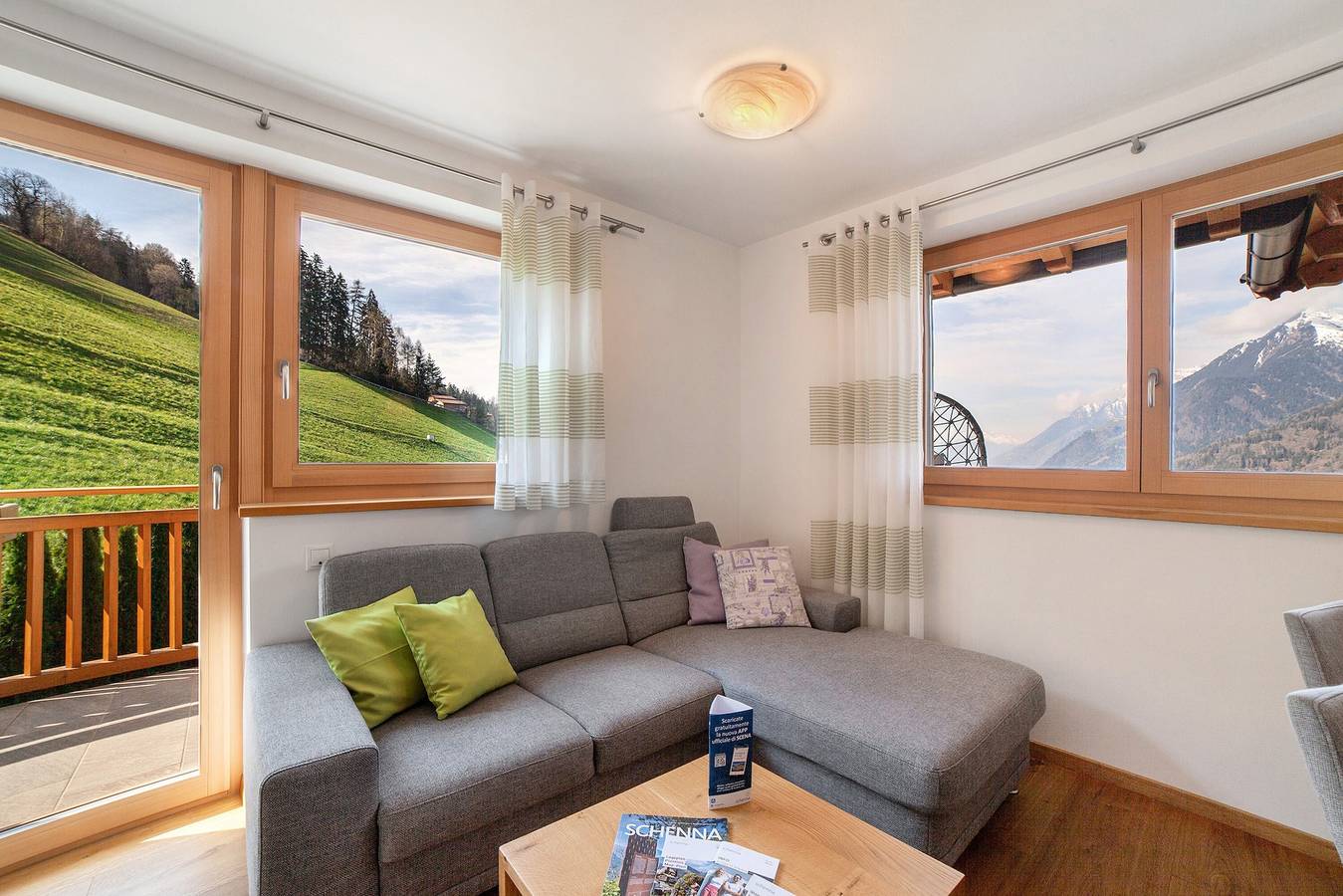 Appartamento intero, Appartamento 'Lavendel' con vista sulle montagne, terrazza privata e Wi-Fi in Verdins, Scena