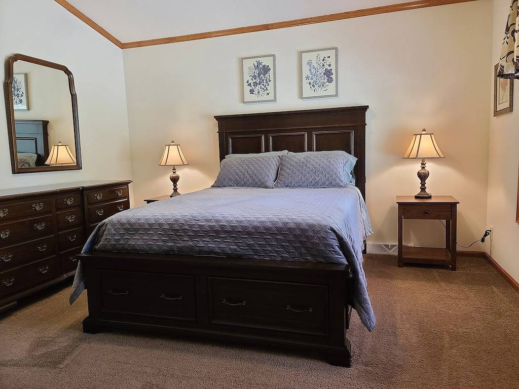 Neu auf dem Markt. Hütte mit 3 Betten und 3 Bädern, umgeben von Wald in Adams County (WI)