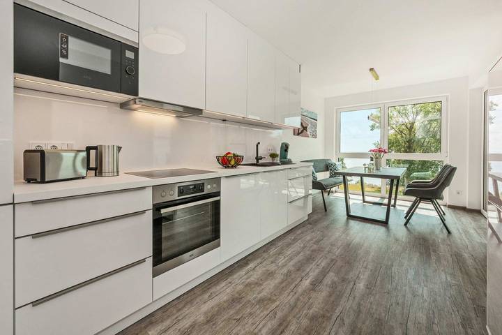 Ganze Wohnung, Moderne Ferienwohnung auf Usedom am Stettiner Haff mit Garten und Balkon in Zirchow, Usedom