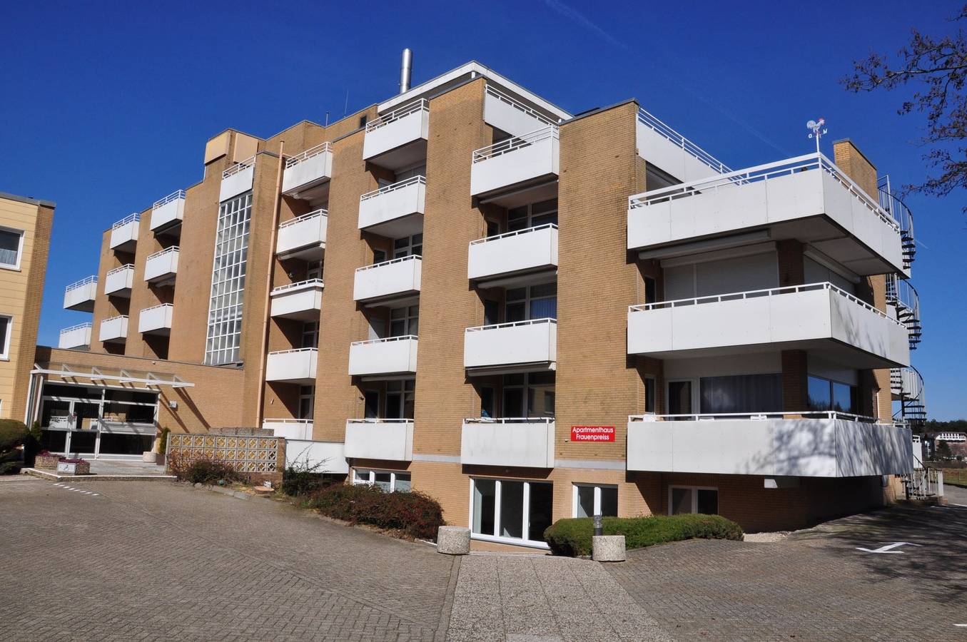 Frauenpreiß Ferienwohnungen - 2-Raum-Fewo 405 mit Balkon und Teilseesicht in Sahlenburg Strand, Cuxhaven