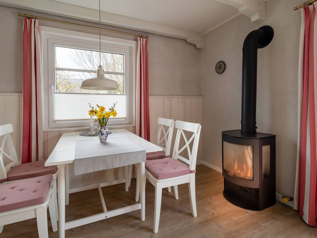 Ganze Ferienwohnung, Ferienhaus Inge mit Sonnenterrasse - Deichhelden Nordstrand - Ferienhaus Inge mit Sonnenterrasse - Deichhelden Nordstrand in Nordstrand (Gemeinde), Nordstrand