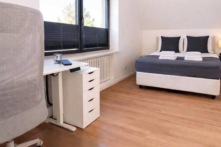 Ganze Wohnung, Maisonette Wohnung in Stadtvilla mit Parkplatz & Gym 3Sz in Düsseldorf, Düsseldorf und Umgebung