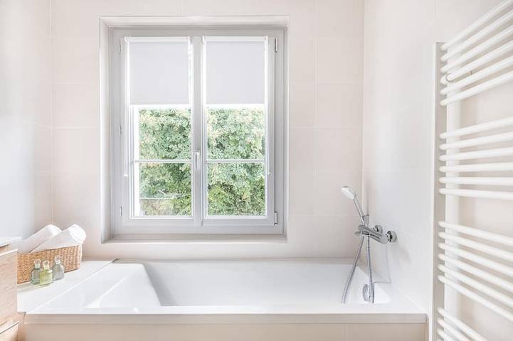 Location de vacances pour 6 personnes, avec Jacuzzi ainsi que Terrasse et Jardin à Bilieu - 4