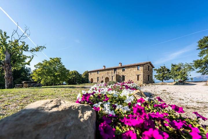 Maison de campagne pour 19 personnes, avec jardin ainsi que piscine et vue à Gualdo Tadino - 2