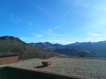 Gîte pour 6 personnes, avec vue et balcon dans La Banne d'Ordanche