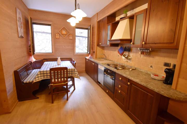 Entire apartment, Nambino On The Slopes in Madonna di Campiglio, Comune di Pinzolo