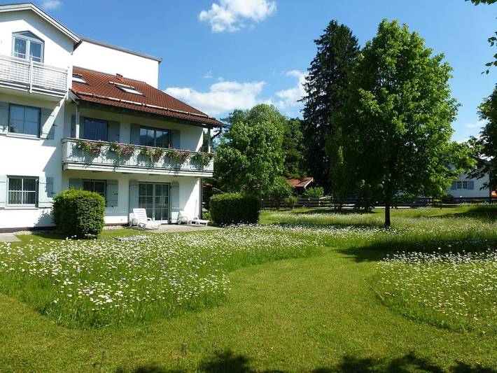 Ferienhaus für 4 Personen, mit Garten und Pool sowie Balkon und Sauna