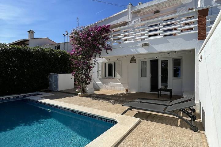 Casa de vacaciones para 8 personas, con piscina además de terraza y jardín - 1