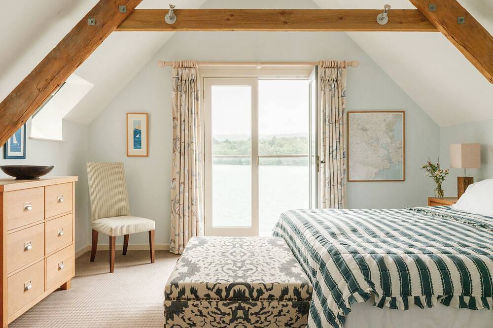 Sandridge Boathouse, family friendly, with open fire in Stoke Gabriel in Stoke Gabriel, Devon