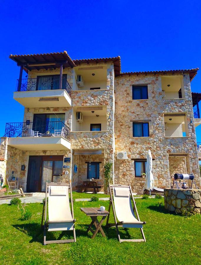Appart’hôtel pour 2 personnes, avec Balcon et Terrasse ainsi que Jardin et Vue