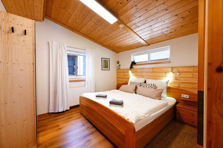 Ferienwohnung für 4 Personen, mit Terrasse und Ausblick in Landeck - 2