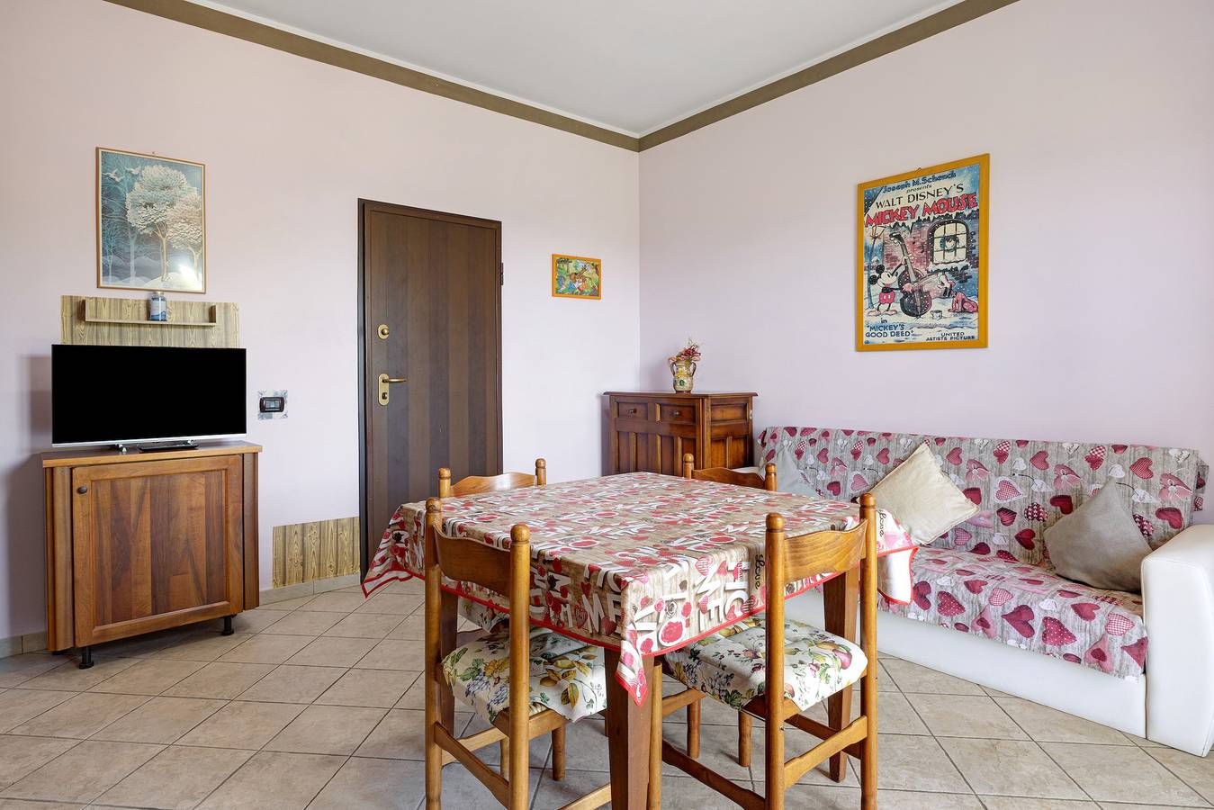 Ganze Wohnung, Ferienwohnung 'Carbone' mit Privatterrasse, Wi-Fi und Klimaanlage in Roddi, Langhe