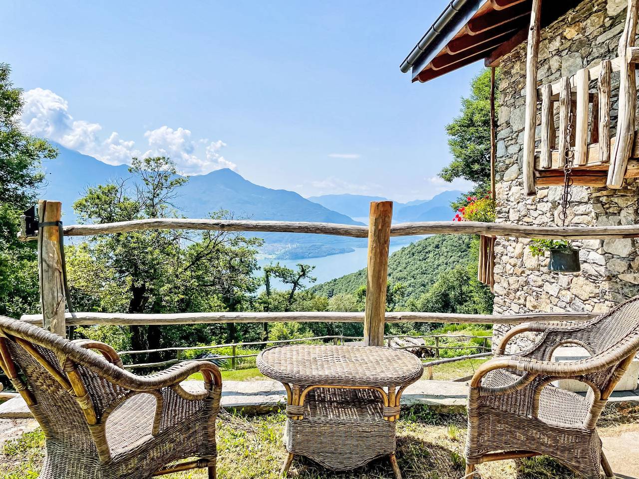 Baita Mirtillo in Comune di Sorico, Valtellina