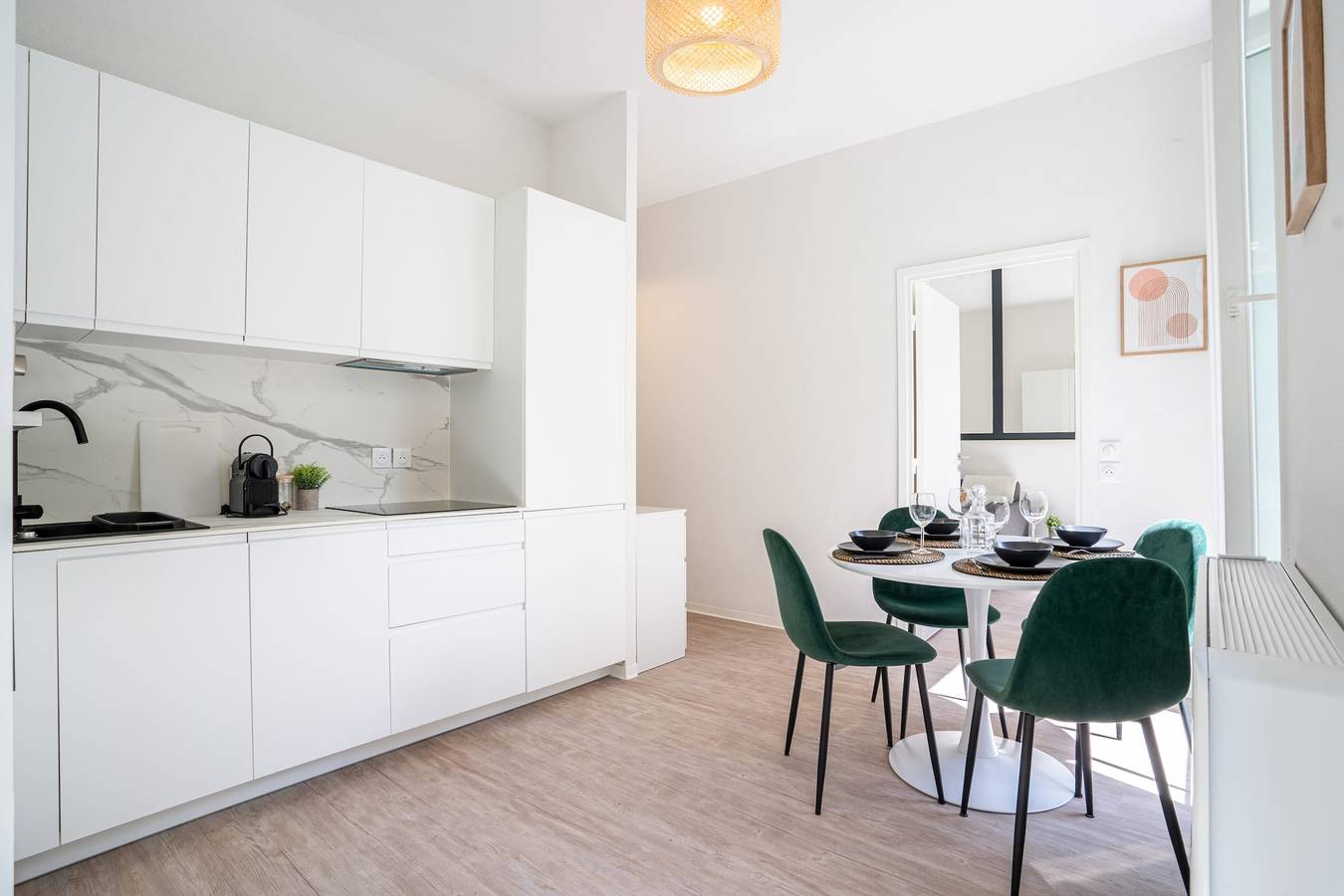 Appartement entier, 06Bz - Appartement moderne au cœur du port in Nice, Côte méditerranéenne (France)