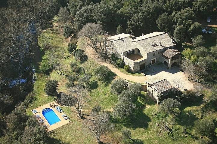 Location de vacances pour 29 personnes, avec Balcon et Jardin à Camós