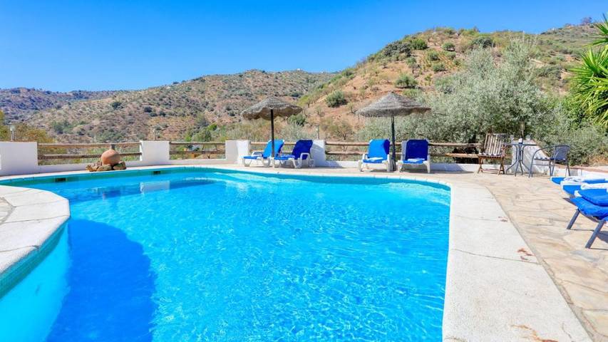 Casa rural para 20 personas, con Piscina en Riogordo - 2