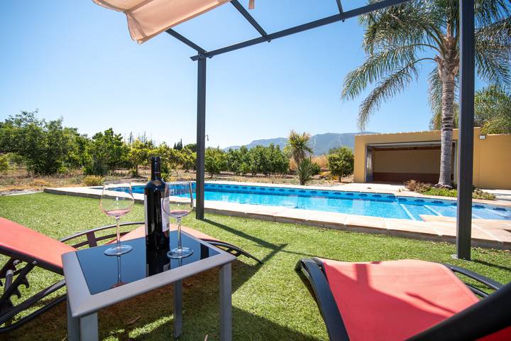 Casa rural para 6 personas, con jardín y terraza, Familias con niños en Alhaurín el Grande - 2