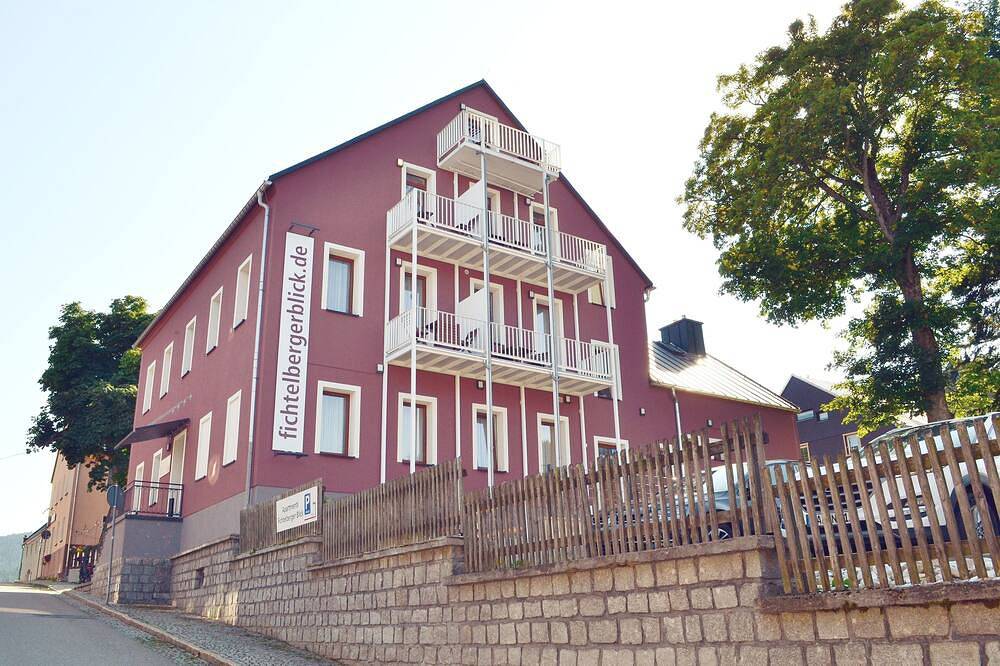 Entire apartment, 3-zimmer Apartment-maisonette Bergblick - Apartments Fichtelberger Blick in Oberwiesenthal, Ore Mountains