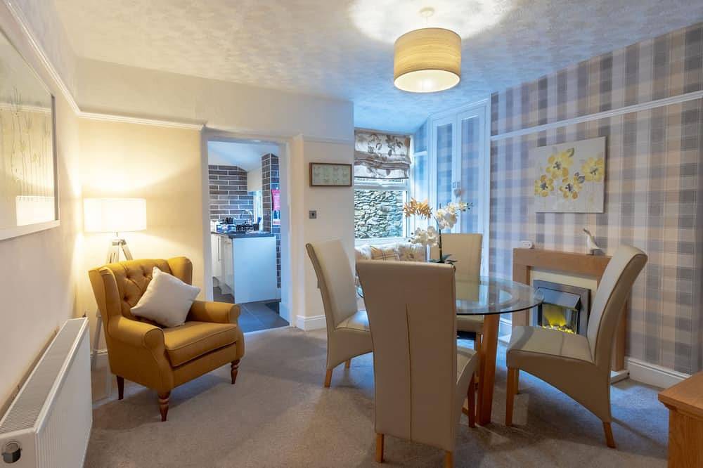 Glamping for 4 People in Bowness-on-Windermere, Cumbria