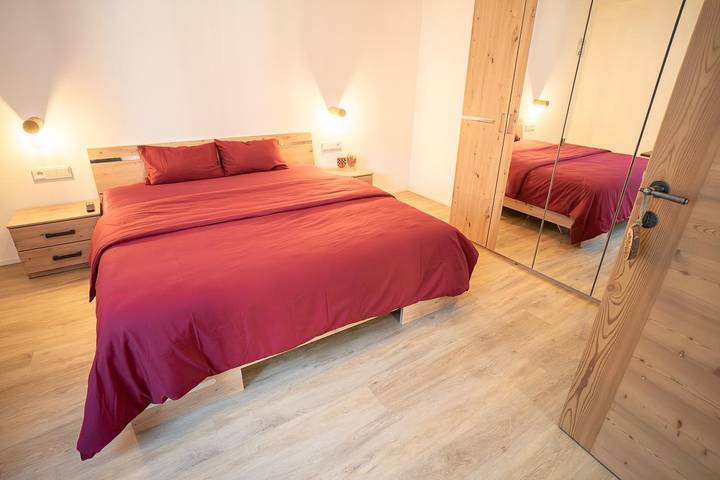 Ganze Ferienwohnung, Appartement mit 2 Schlafzimmern, Garten in Stubaier Alpen, Gschnitz und Umgebung